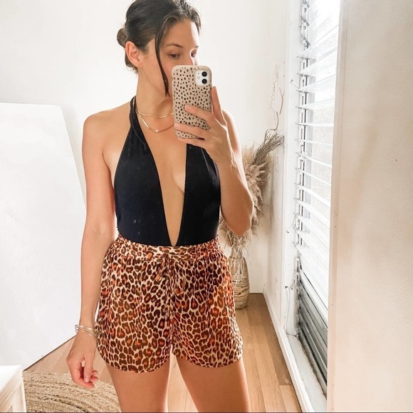 H&M Animal Print High Rise Beach Shorts size Small - Picture 2 of 11